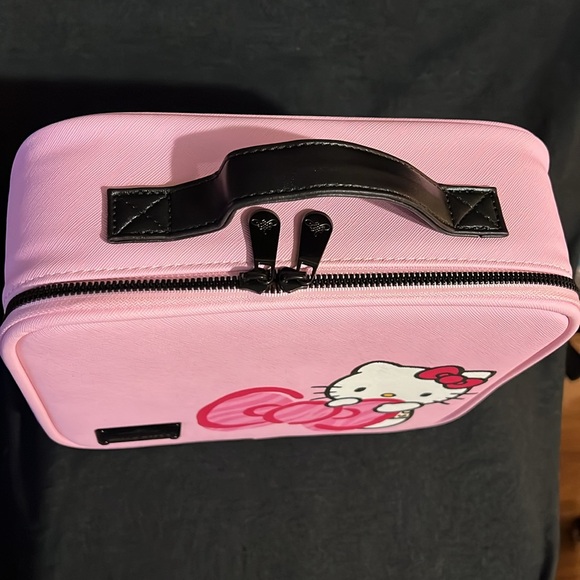 Impressions Vanity x Hello Kitty Cosmetic Bag with Faux Leather - Pink Animal - Picture 3 of 8